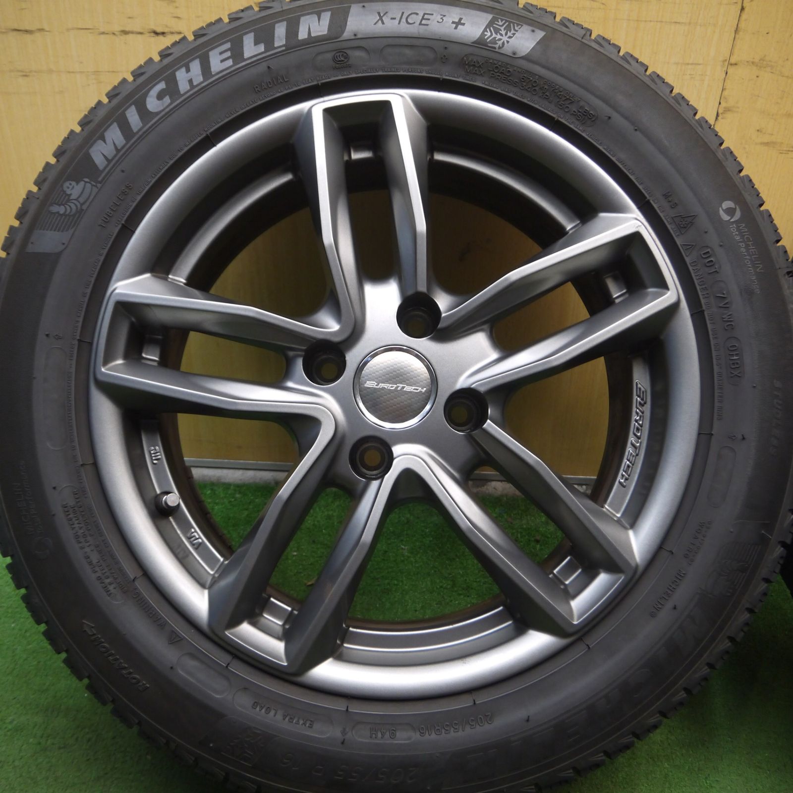 送料無料* バリ溝！キレイ！8.5分☆プジョー等 EUROTECH 205/55R16 
