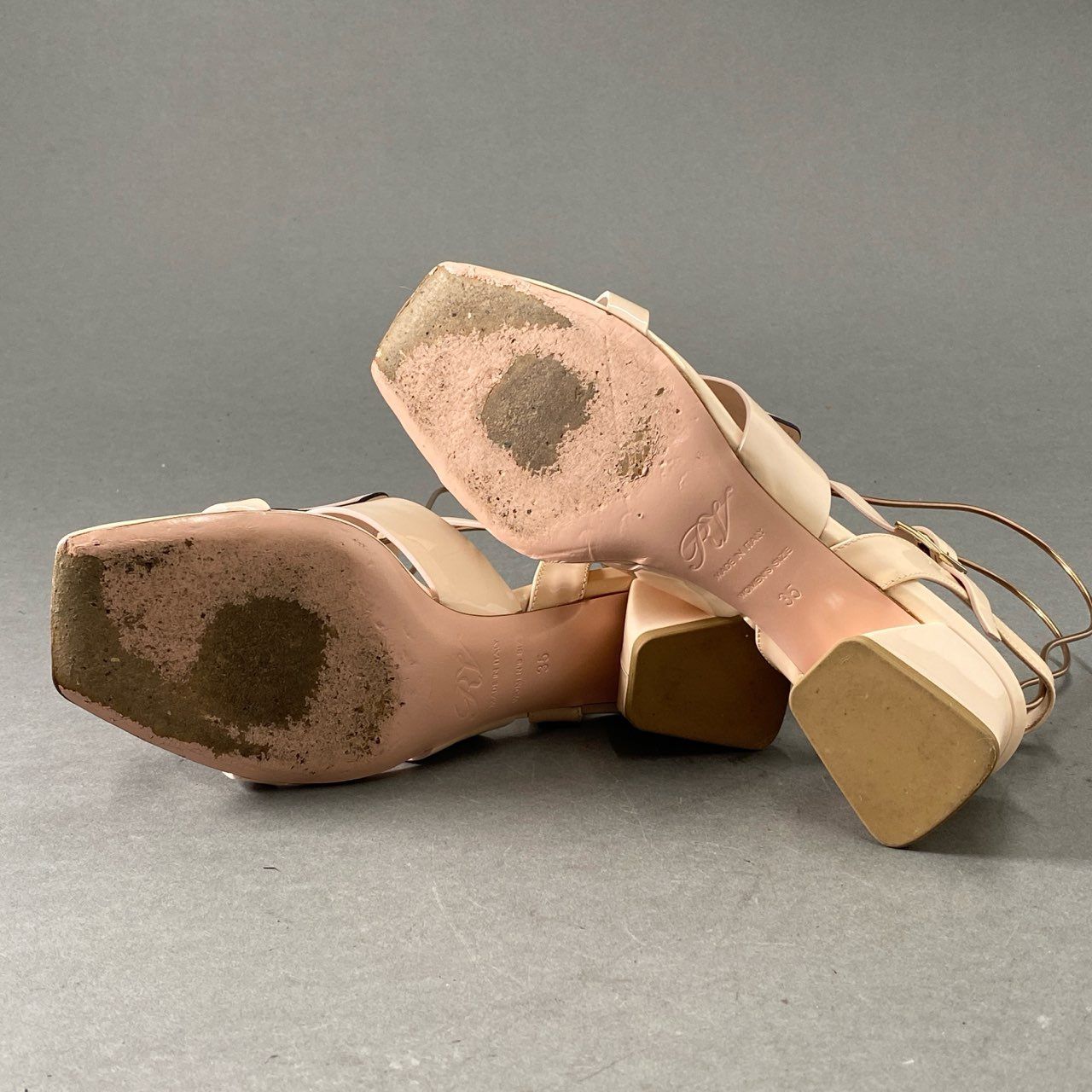 4f20 Roger Vivier ロジェヴィヴィエ ベルヴィヴィエ バックル