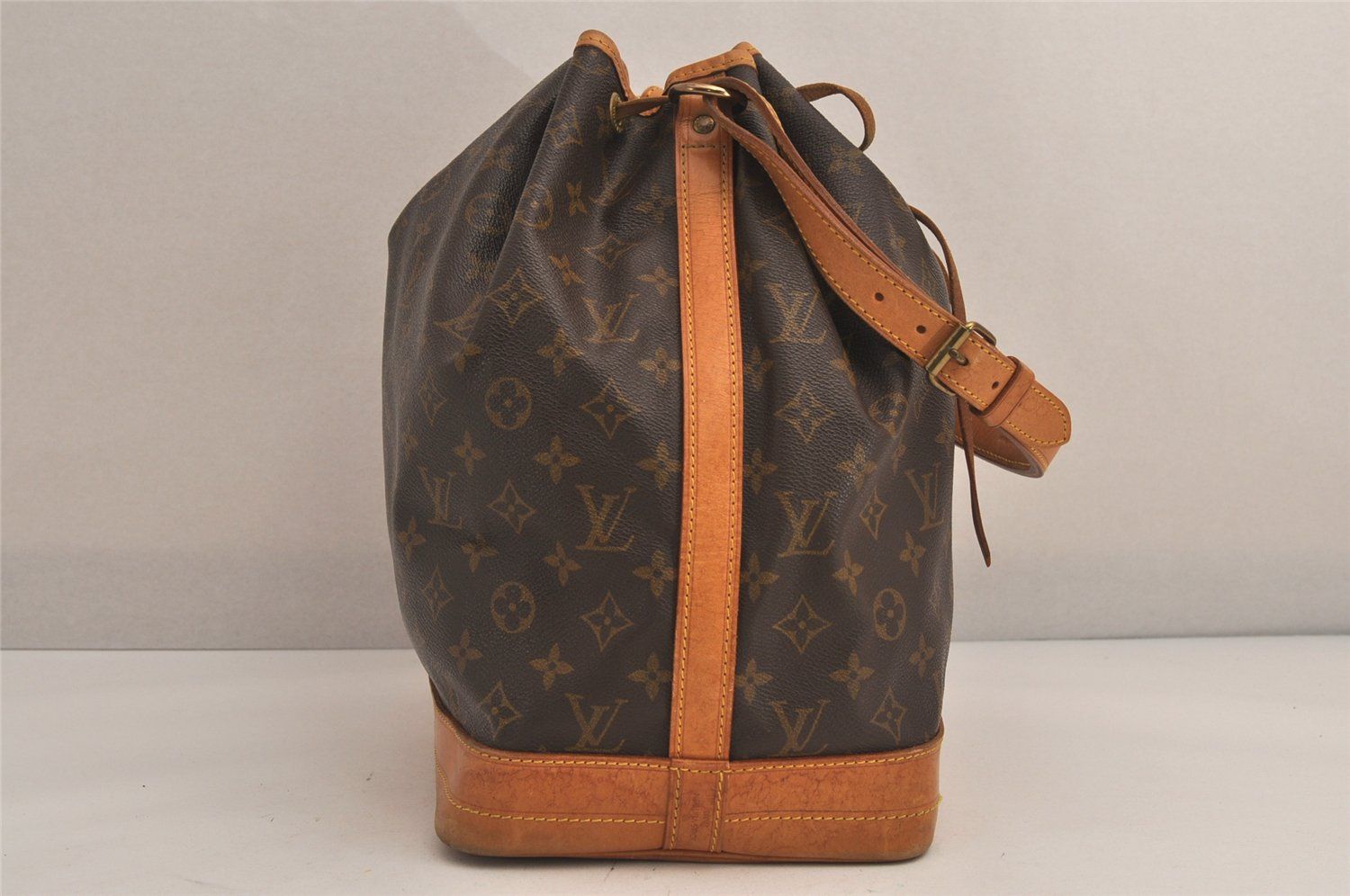 LOUIS VUITTON ルイヴィトン モノグラム ノエ ショルダー巾着型バッグ