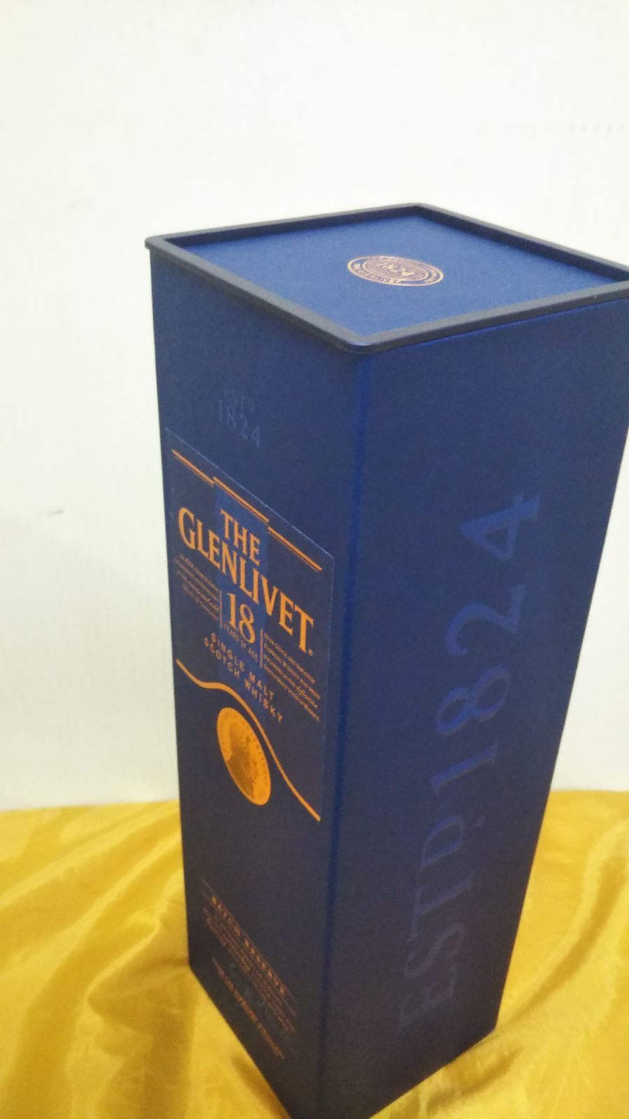 ザ・グレンリベット 18年 配送 化粧箱付 グレンリベット 18年 旧ボトル