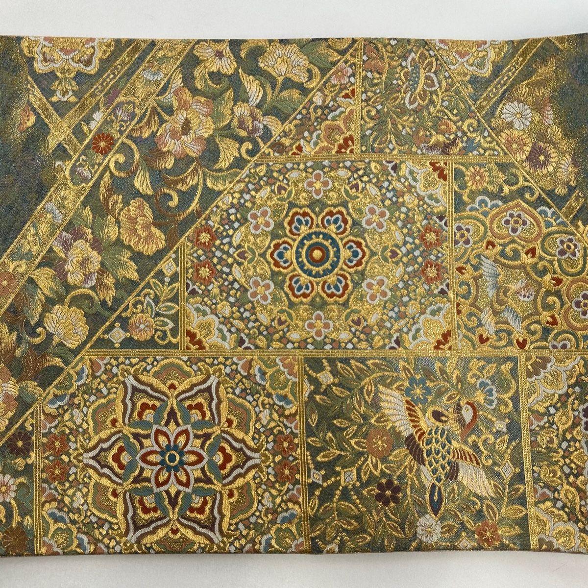 袋帯 美品 秀品 草木染 花喰鳥華文 鳥 箔 刺繍 茶色 六通 正絹 【中古 