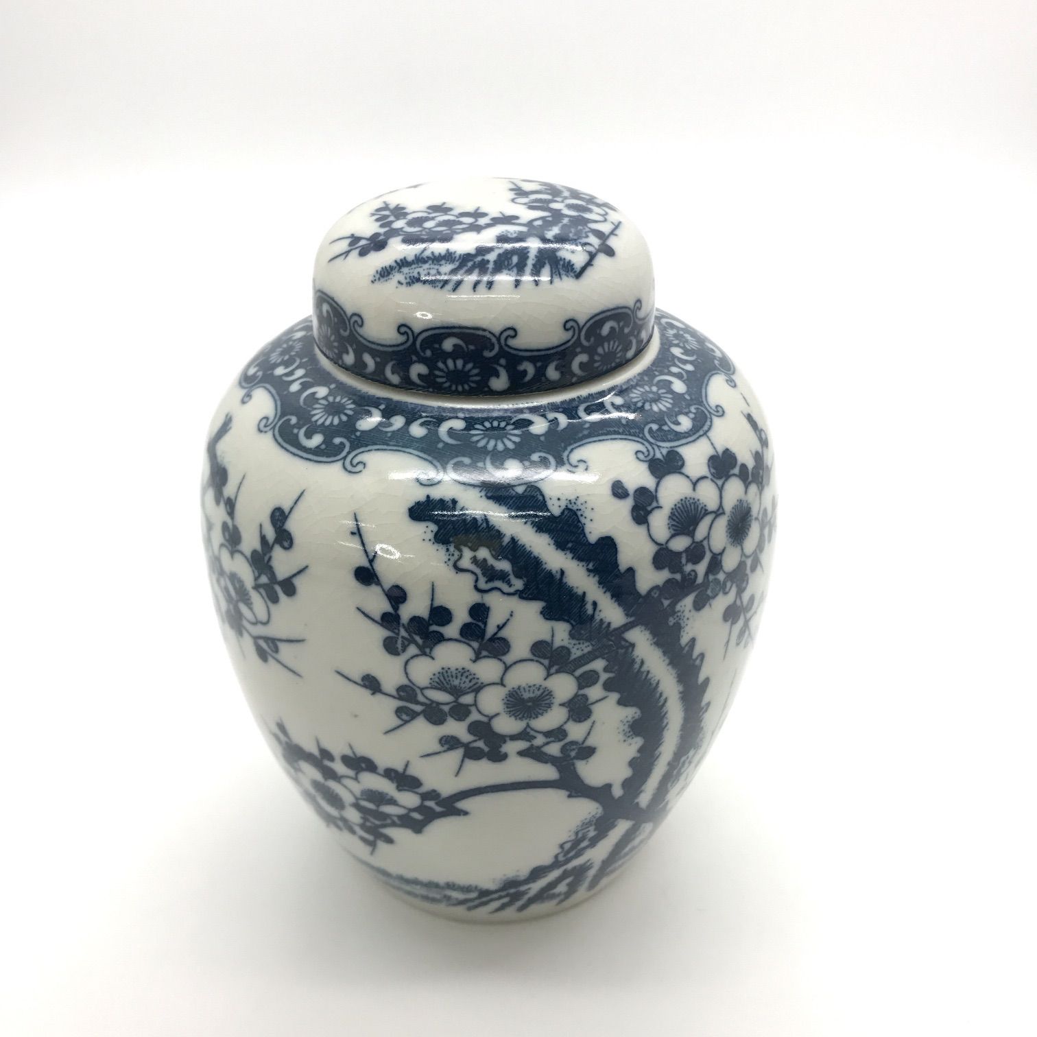 中国風飾壺 赤津焼 呉須白梅飾壺 陶器 蓋付 茶壺 花器 梅柄 焼き物 - メルカリ