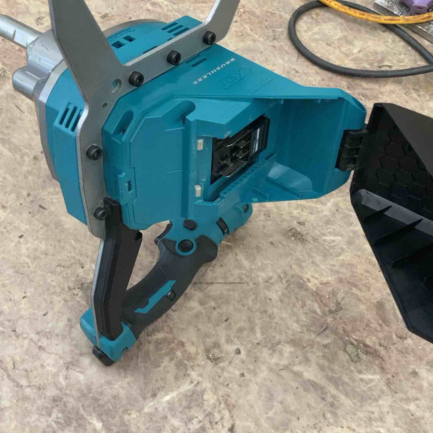 ☆マキタ(makita) コードレスかくはん機 UT001GZ【所沢店】 - メルカリ
