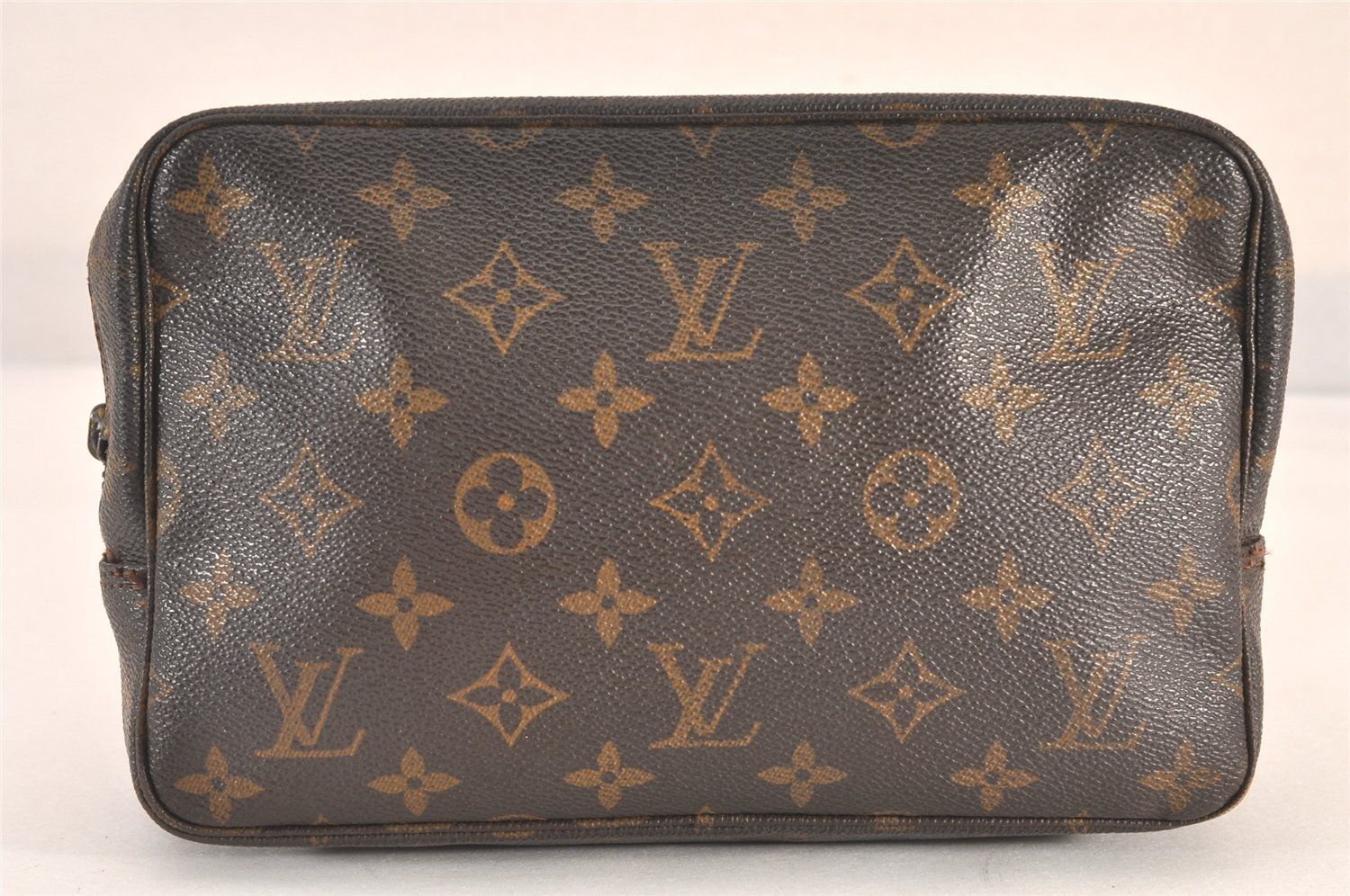 ルイ ヴィトン モノグラム トゥルース トワレット23 セカンドバッグ