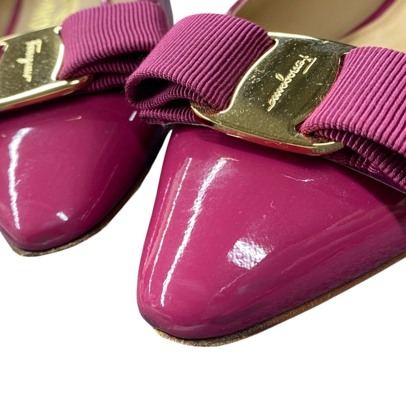 サルヴァトーレフェラガモ Ferragamo ヴァラ パンプス フラット リボン