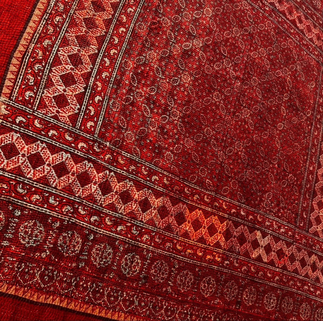 アジュラク ブラウン