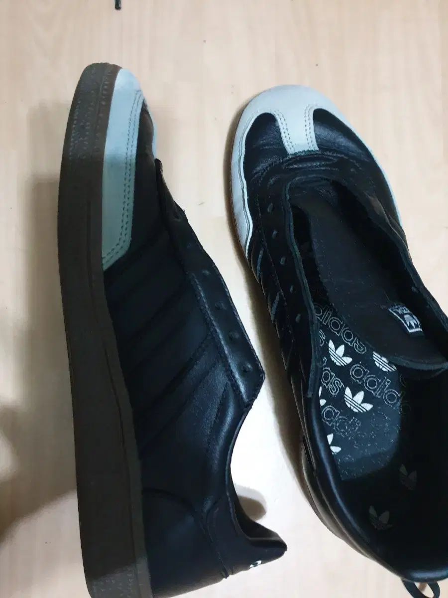 adidas(アディダス) 270 足囲 幅が広い場合 265 靴紐 [なし]-全