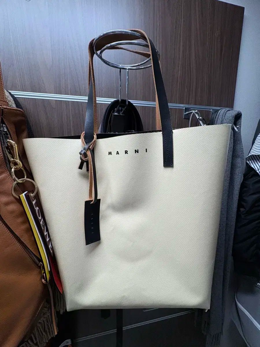 MARNI アイボリー ブラック トートバッグ バイカラー マルニ バッグ MARNI ショッピングトートバッグ バイカラー