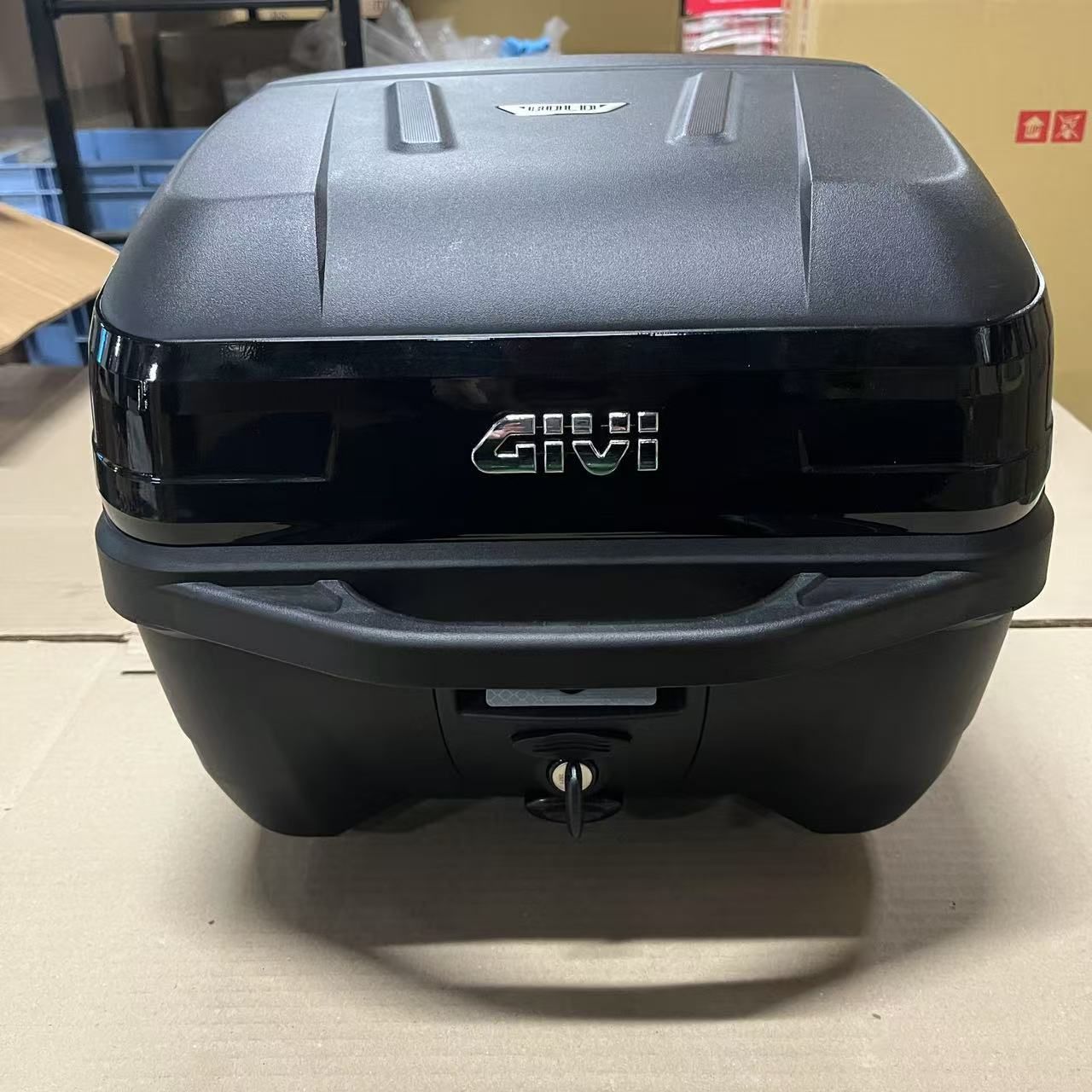 3営業日以内発送GIVI リアボックス B32N ブラック B-11-【2024