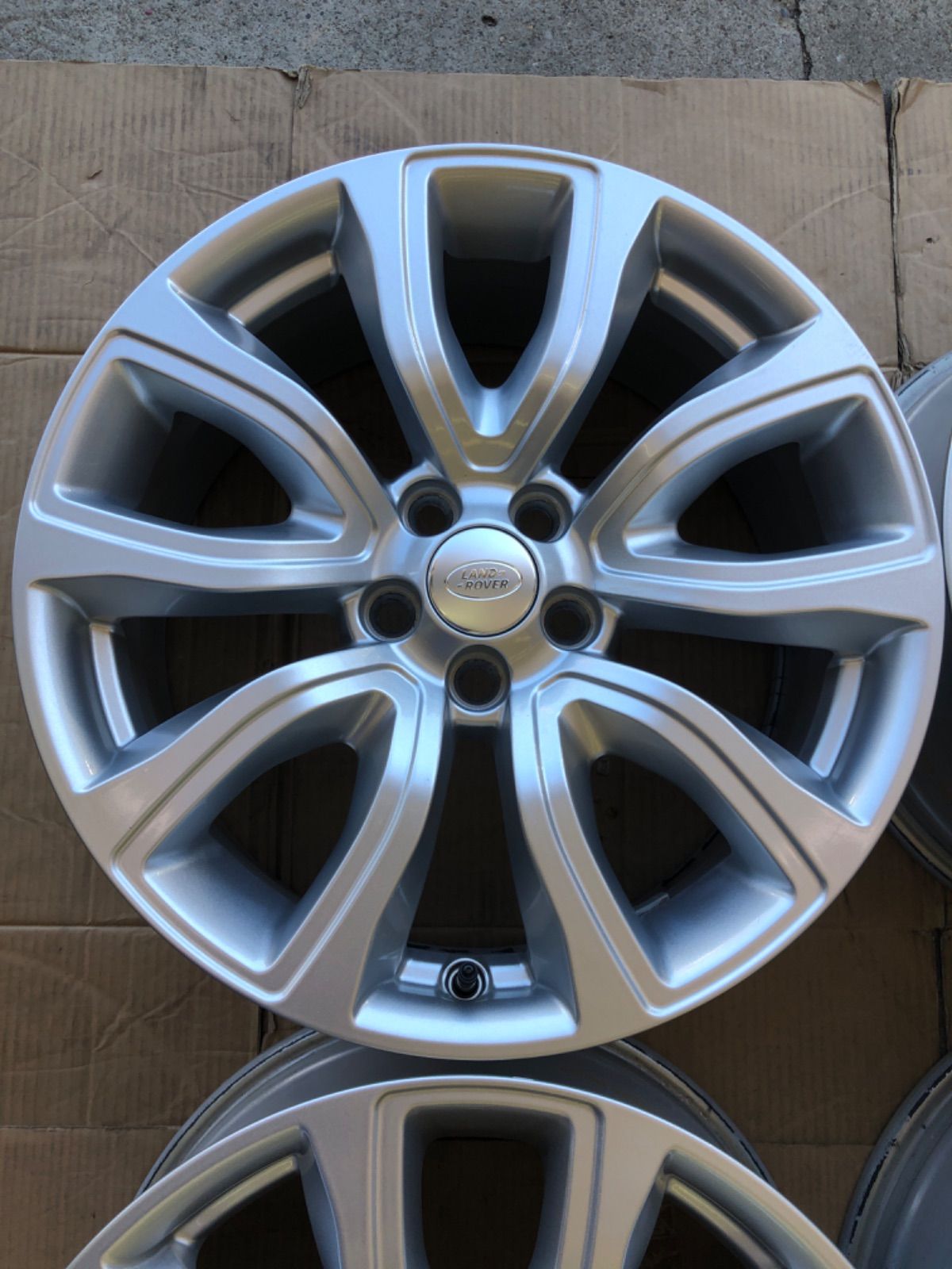LAND ROVER 18インチ 8J +45 ランドローバー レンジローバー 