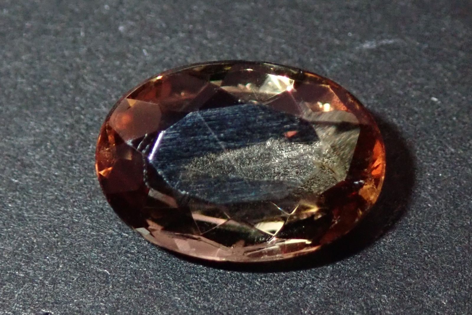 天然アンダリュサイト1.392ct 約9×7mm ソーティング付き！