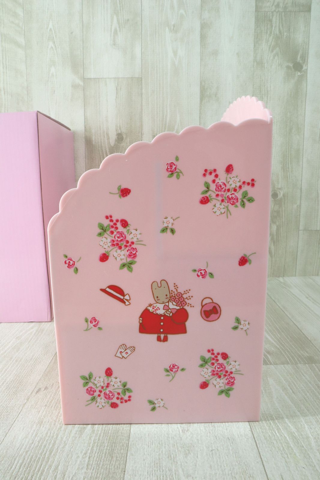 サンリオ♡マロンクリーム コスメラック 2019年 美品 サンリオ マロンクリーム コスメラック 2019年 - メルカリ