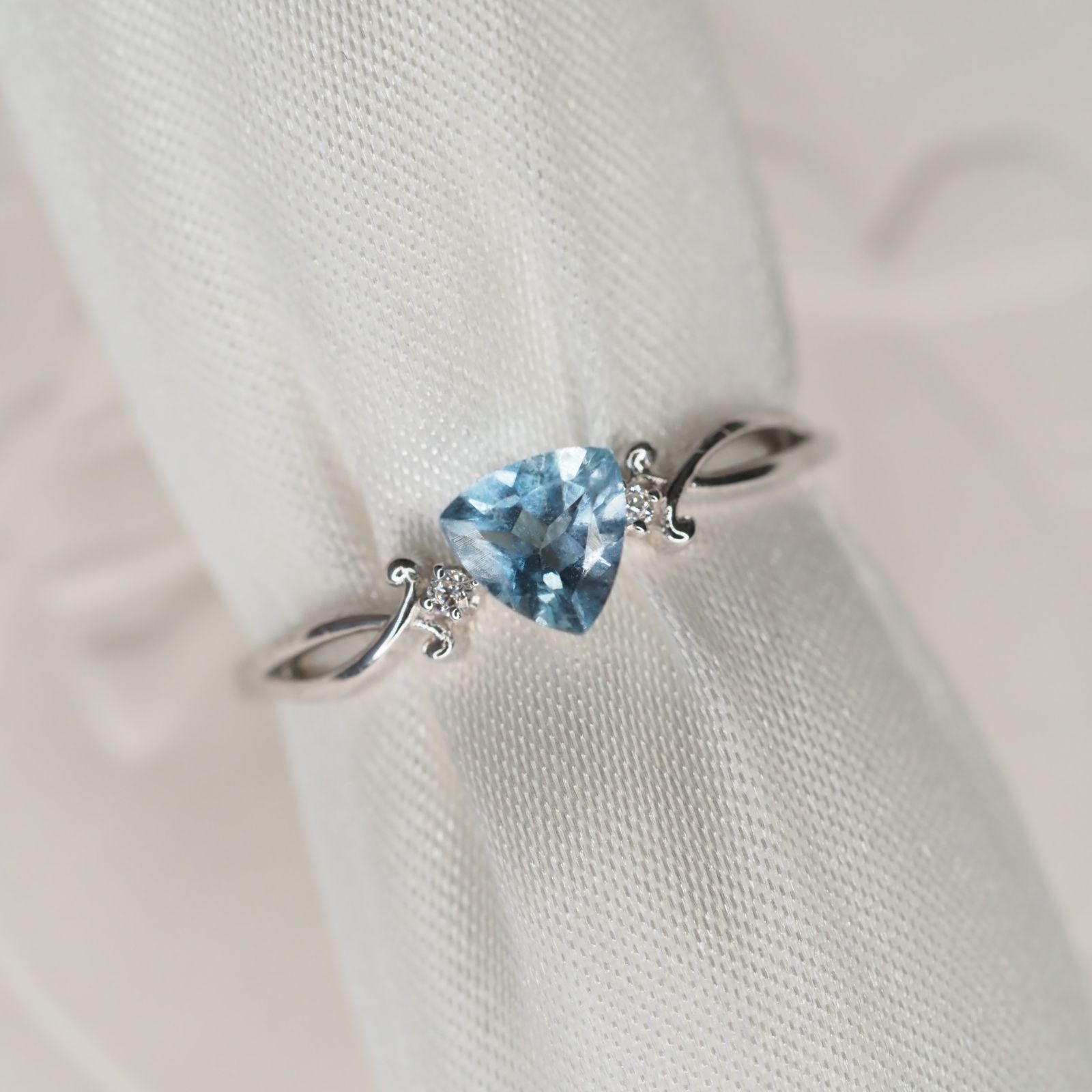 天然 サンタマリアアクアマリン ペアシェイプ 0.81ct ルース 大粒