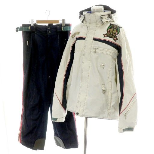 ブラウンコットンのクリスマスリース 野バラの実 フレッシュ針葉樹