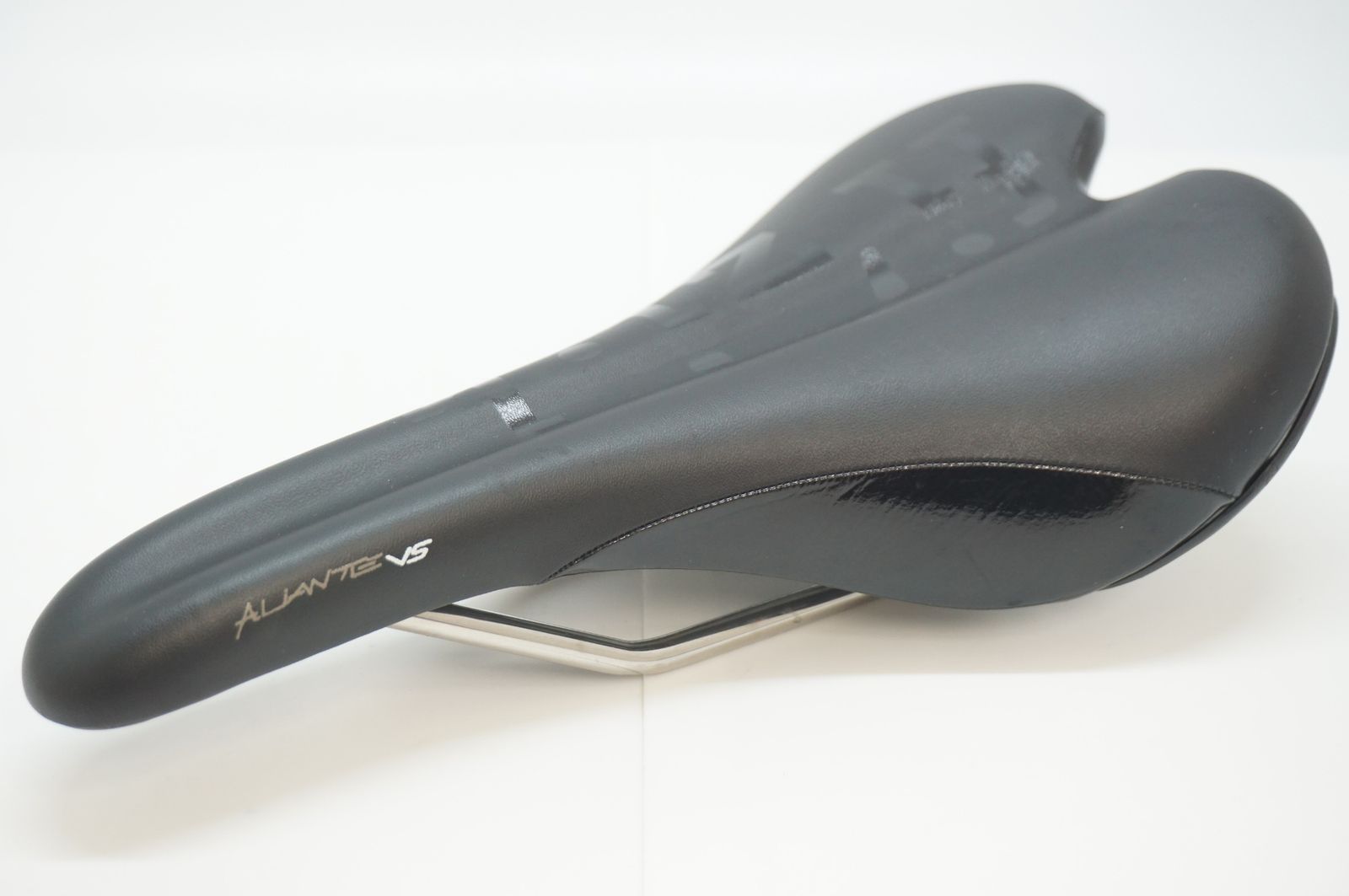 【未使用】FIZIK ALIANTE VERSUS EVO 00 レギュラー 未使用】FIZIK ALIANTE VERSUS EVO 00 レギュラー フィジーク＞最軽量