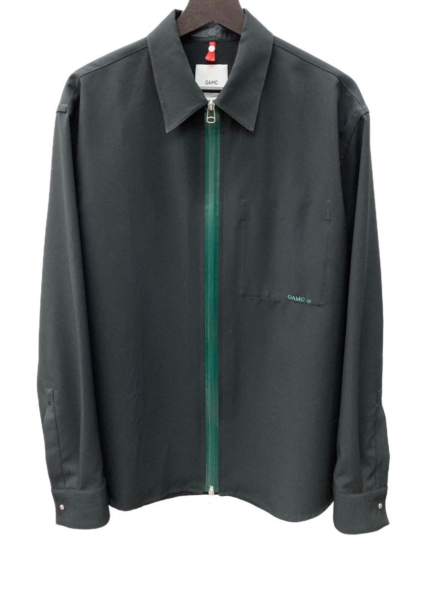 オーエーエムシー OAMC IAN SHIRT ジップアップシャツジャケット ジップジャケット パッチポケット フロントジップ ロゴ ロングスリーブ  黒 OAMU602366 ジャケット 無地 ブラック Mサイズ 104MT-208 - メルカリ