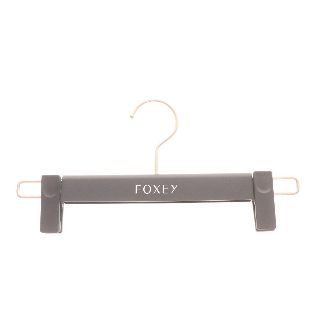 ロゴプレート ひざ丈