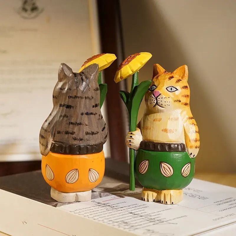 可愛い猫の一刀彫り 木製 彫刻 置き物 アジア 民藝品 工芸品 美術品 置物 装飾品 フィギュア 猫 ネコ キャット インテリア雑貨