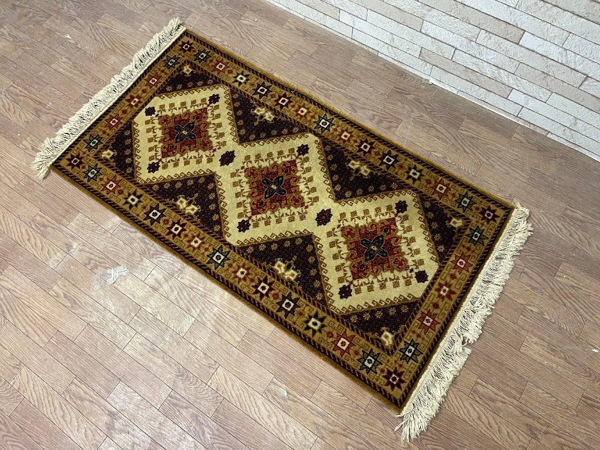 【新品未使用】パキスタン産 ギャッベ　絨毯　ペルシャ 102×62cm パキスタン手織り絨毯 102×62cmパキスタン手織り絨毯