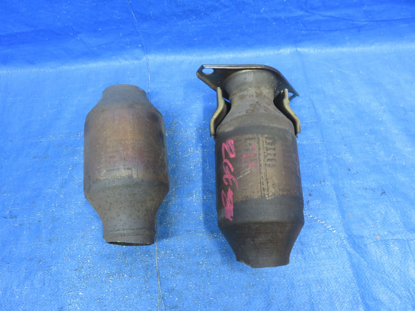 LA6705 トヨタ ZGM11W アイシス 3ZR-FAE 純正 触媒 コンバーター キャタライザー 2点 刻印 GQ7 GN9 パラジウム ロジウム 素材用