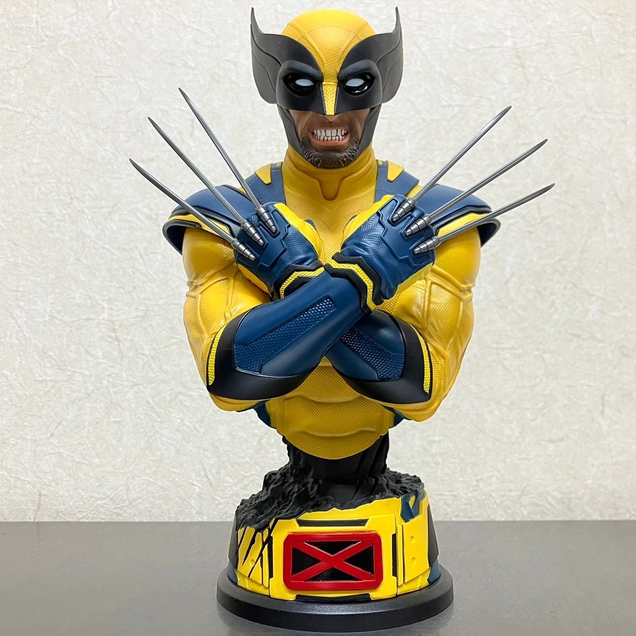 Happyくじ MARVEL ウルヴァリン Last賞 バストアップスタチュー 中古】(本体A/箱B)happyくじ MARVEL『デッドプール