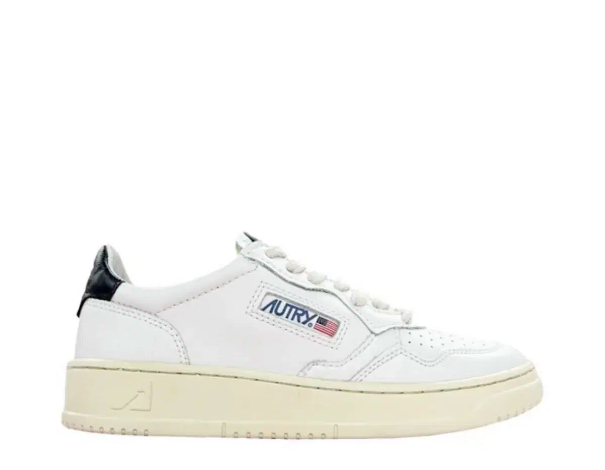 【しょーママ様】極美品！AUTRY オートリー スニーカー 37 ホワイト 新品✦ AUTRYオートリーMedalistメダリスト37レザースニーカー AUTRY