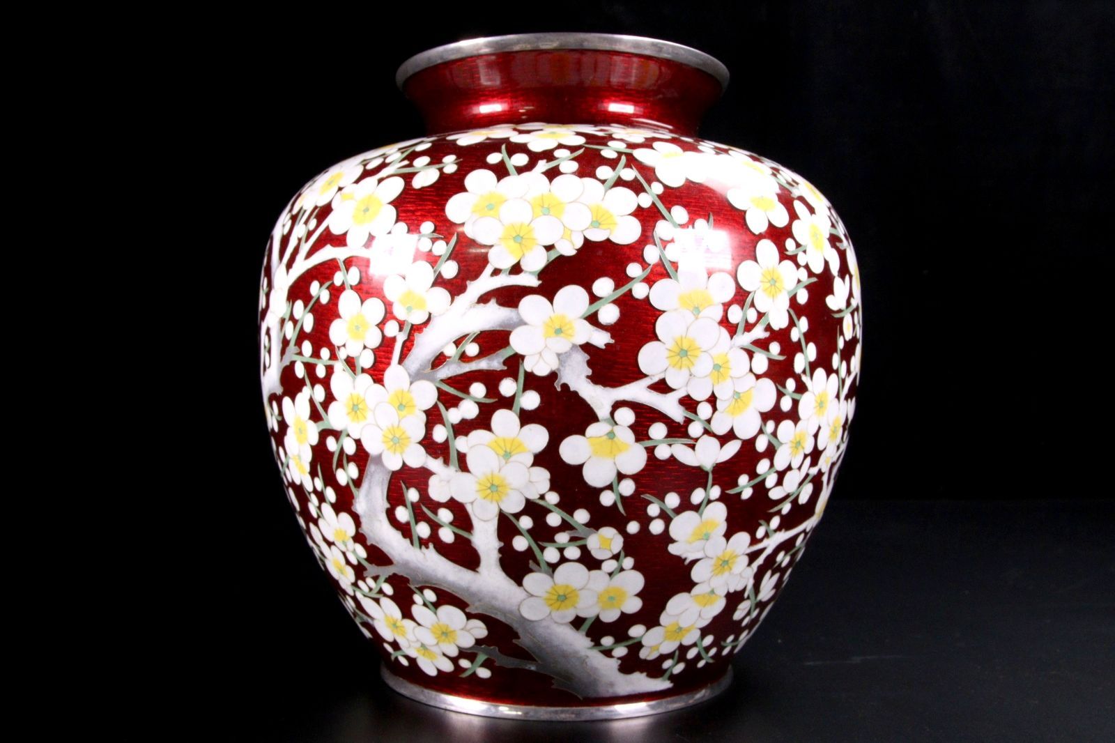 安藤七宝 純銀製 七寶旭光釉 梅花文花瓶 25.5cm 2749g 共箱 台付 花器