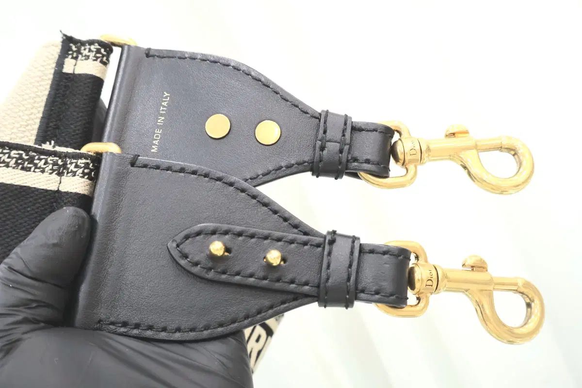 ディオール刺繍ロゴ ショルダーストラップ