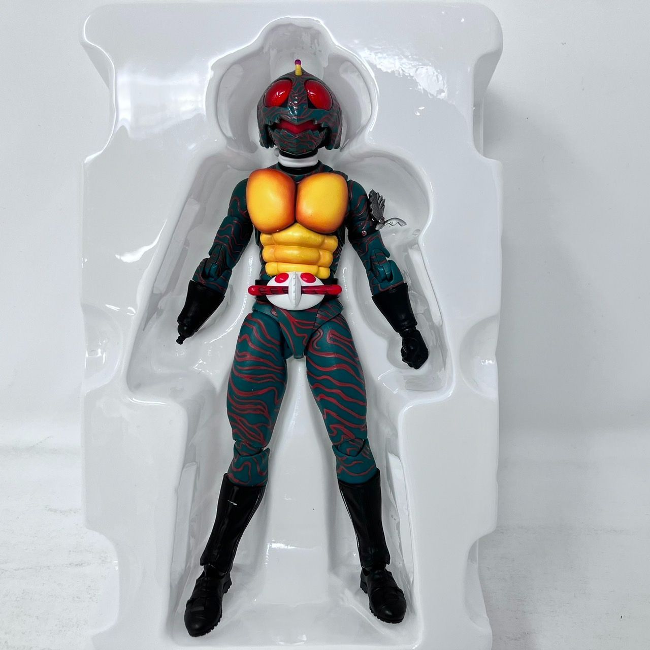 仮面ライダーアマゾン　真骨頂　フィギュア S.H.Figuarts（真骨彫製法） 仮面ライダーアマゾン | 魂ウェブ
