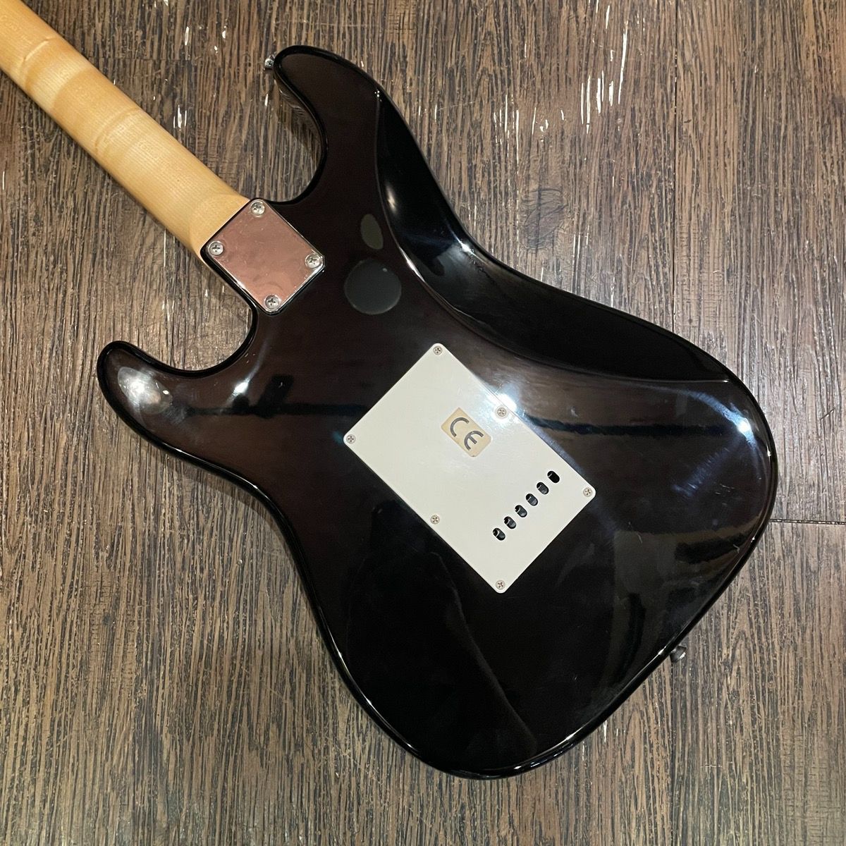 Mavis Electric Guitar メイビス ストラトシェイプ エレキギター
