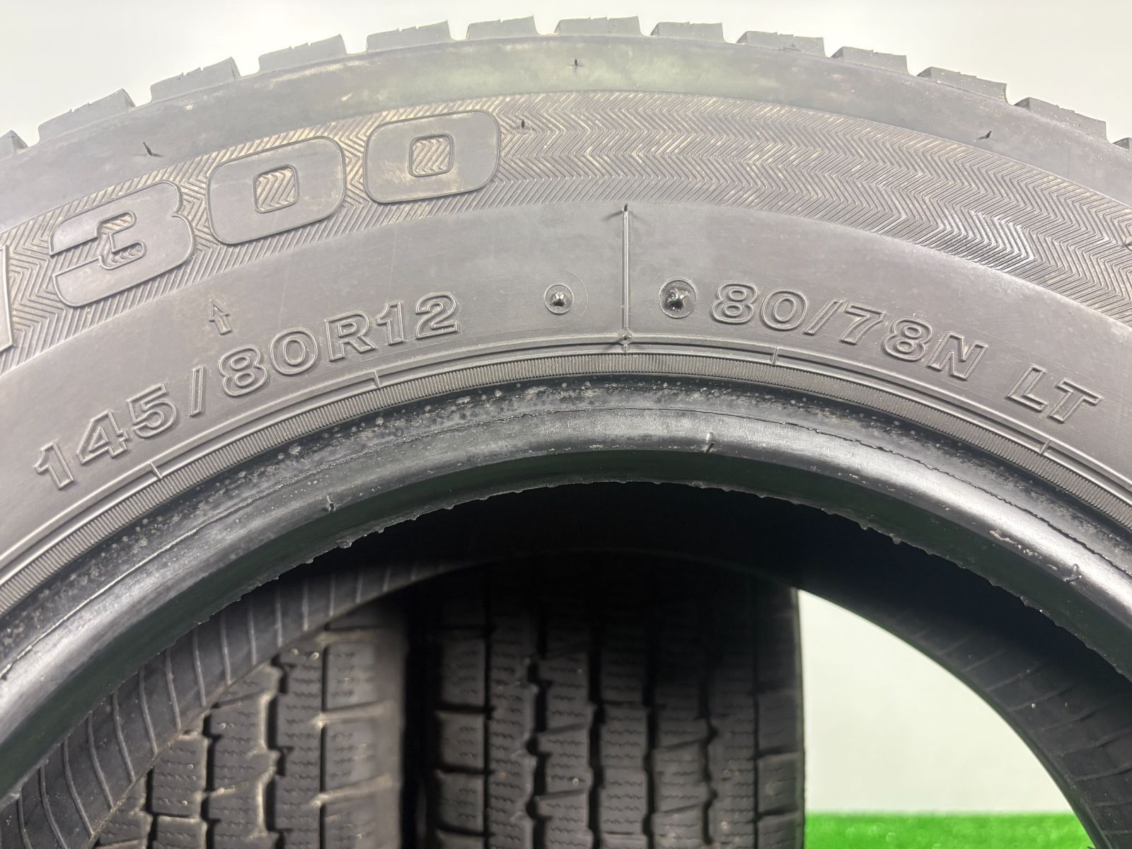 冬タイヤ スタッドレス