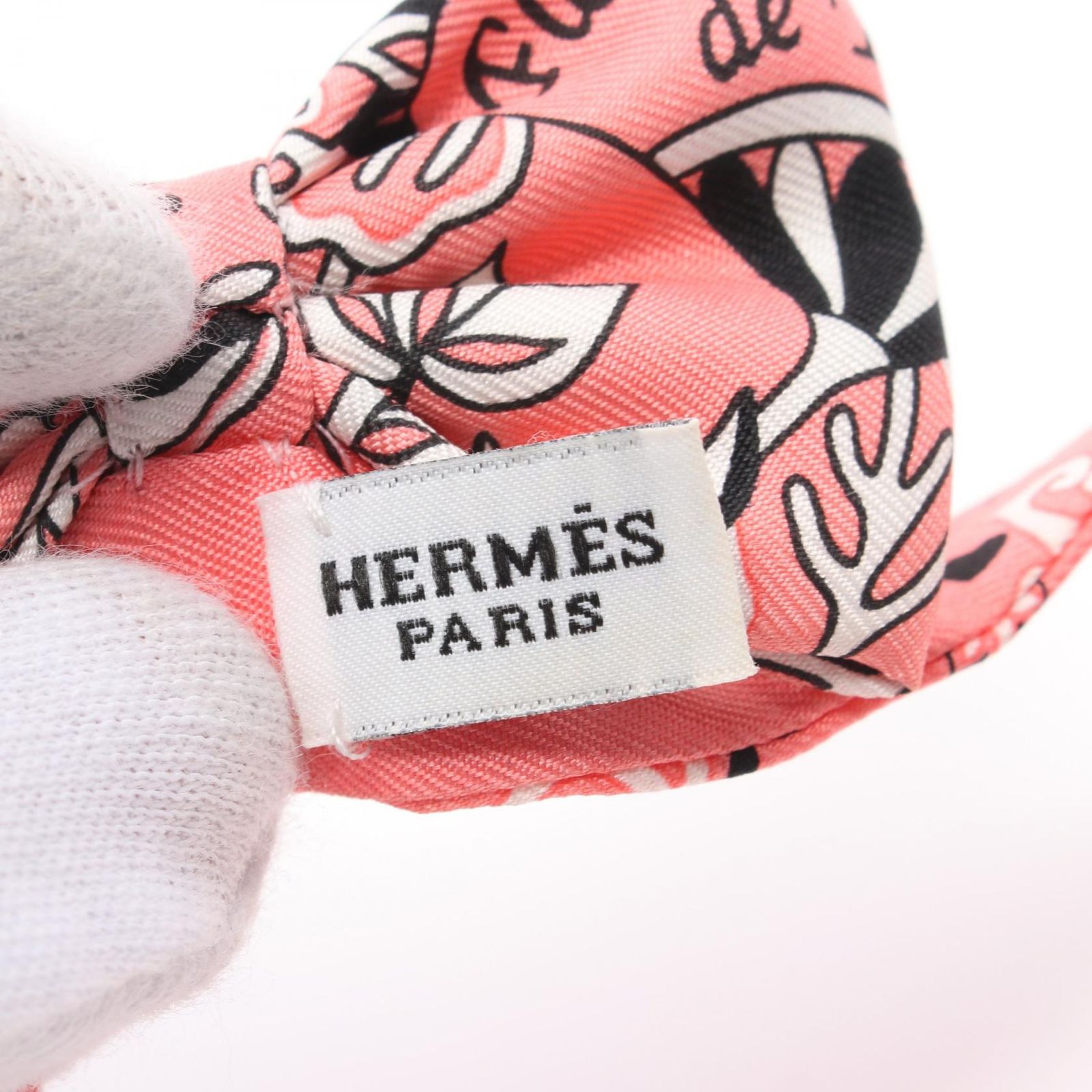 【美品】エルメス HERMES 蝶ネクタイ ヌー　パピヨン　ライトブルー　シルク 美品】エルメス HERMES 蝶ネクタイ ヌー パピヨン ライトブルー