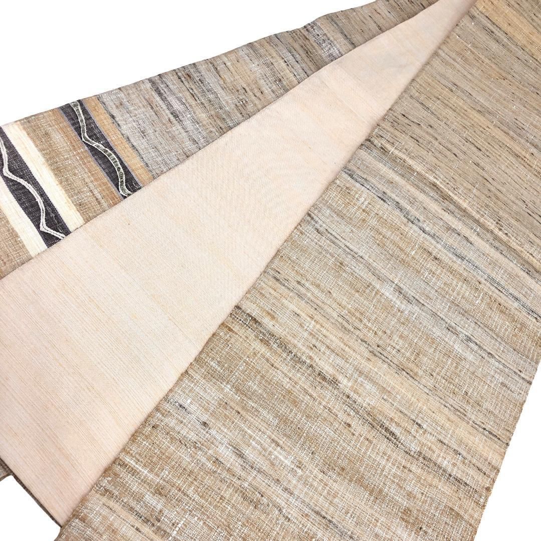 横縞に曲線模様