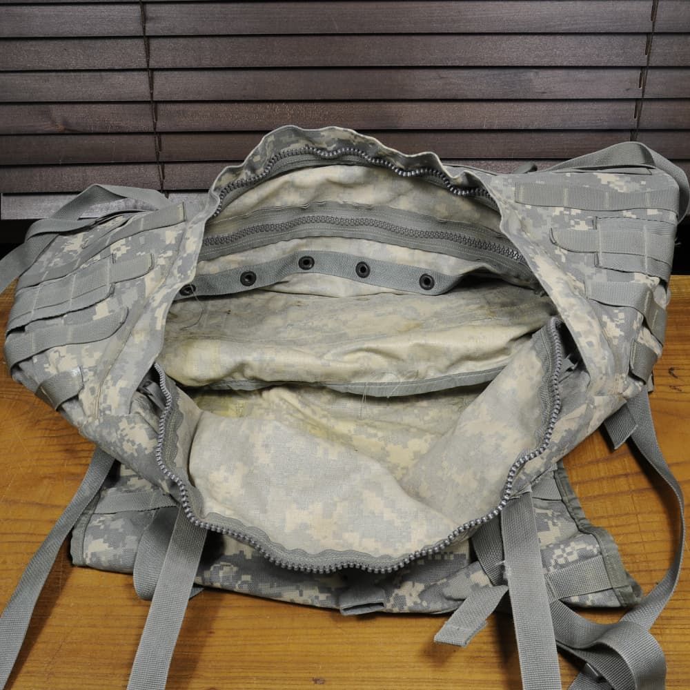 米軍放出品 フィールドパック MOLLE II Rucksack ラージ ACUデジタルカモ - メルカリ