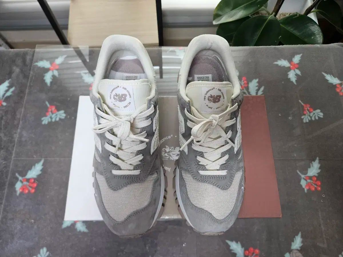 ニューバランス×キスキスキス RC 1300 10周年記念エレファントスキン