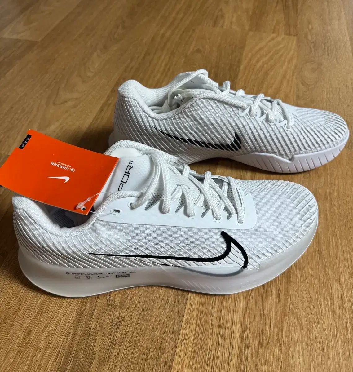 シューズ(男性用)高評価！260 NIKE(ナイキ) テニス ズーム ヴェイパー 11 ハードコート テニスシューズ 自立支援