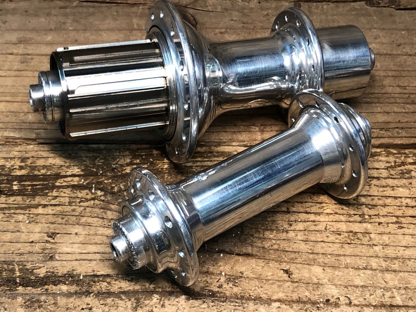 JA785 ホワイトインダストリーズ WHITE INDUSTRIES T11 Road Hub ハブ シルバー シマノ11S対応 20 24H