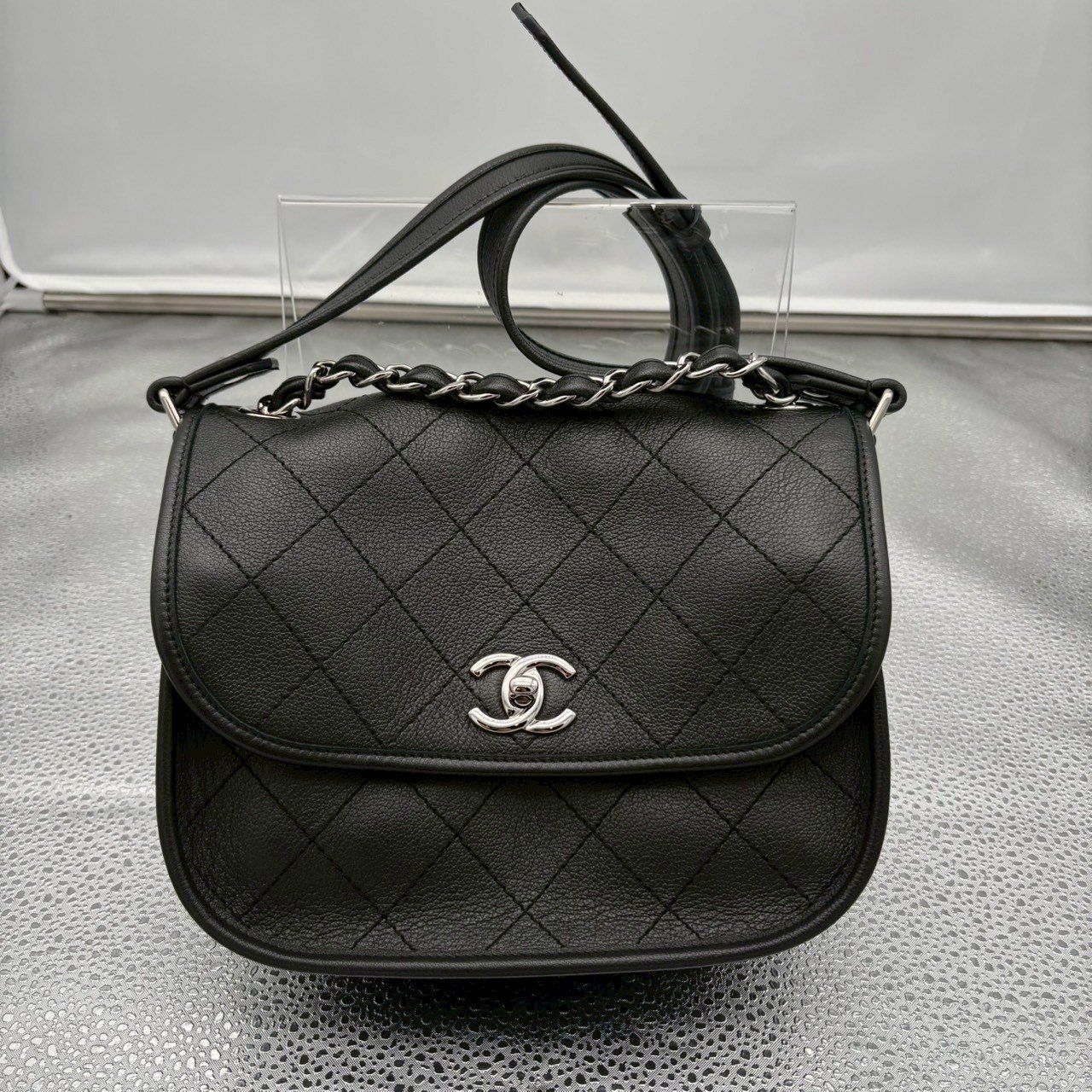 ☆2way OK☆コロンと可愛い CHANEL19 ショルダー＆ハンドバッグ AUTH CHANEL 19 MAXI WITH SILVER AND GOLD HARDWARE | eBay
