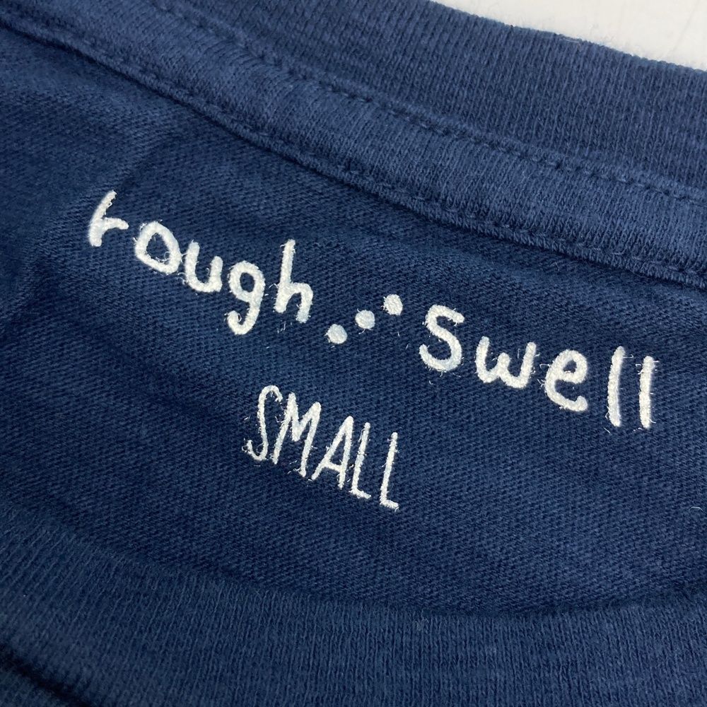 サイズ：S ROUGH&amp;SWELL ラフアンドスウェル  半袖Tシャツ プリント  ネイビー系 [240101480259] ゴルフウェア メンズ ストスト 新品】ROUGH&SWELL ラフアンドスウェル 半袖Tシャツ プリント