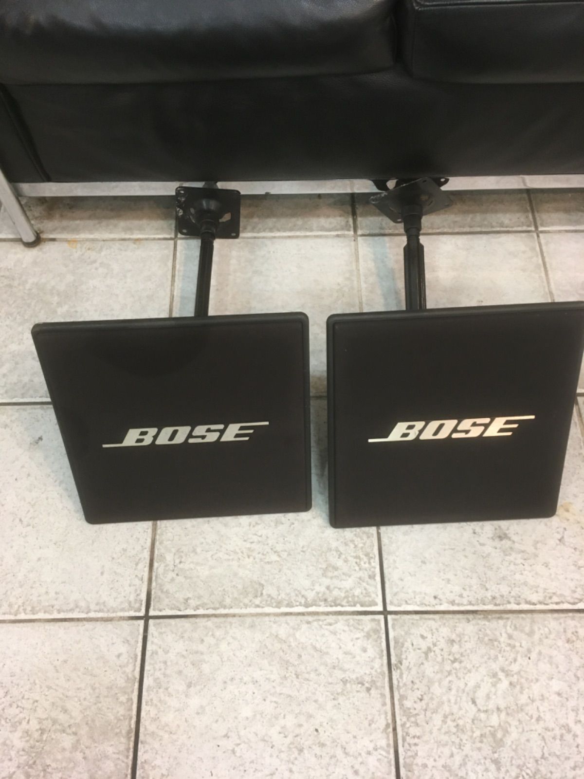 BOSEピラミッド型スピーカー2個セット 天井吊りブラケット付きです