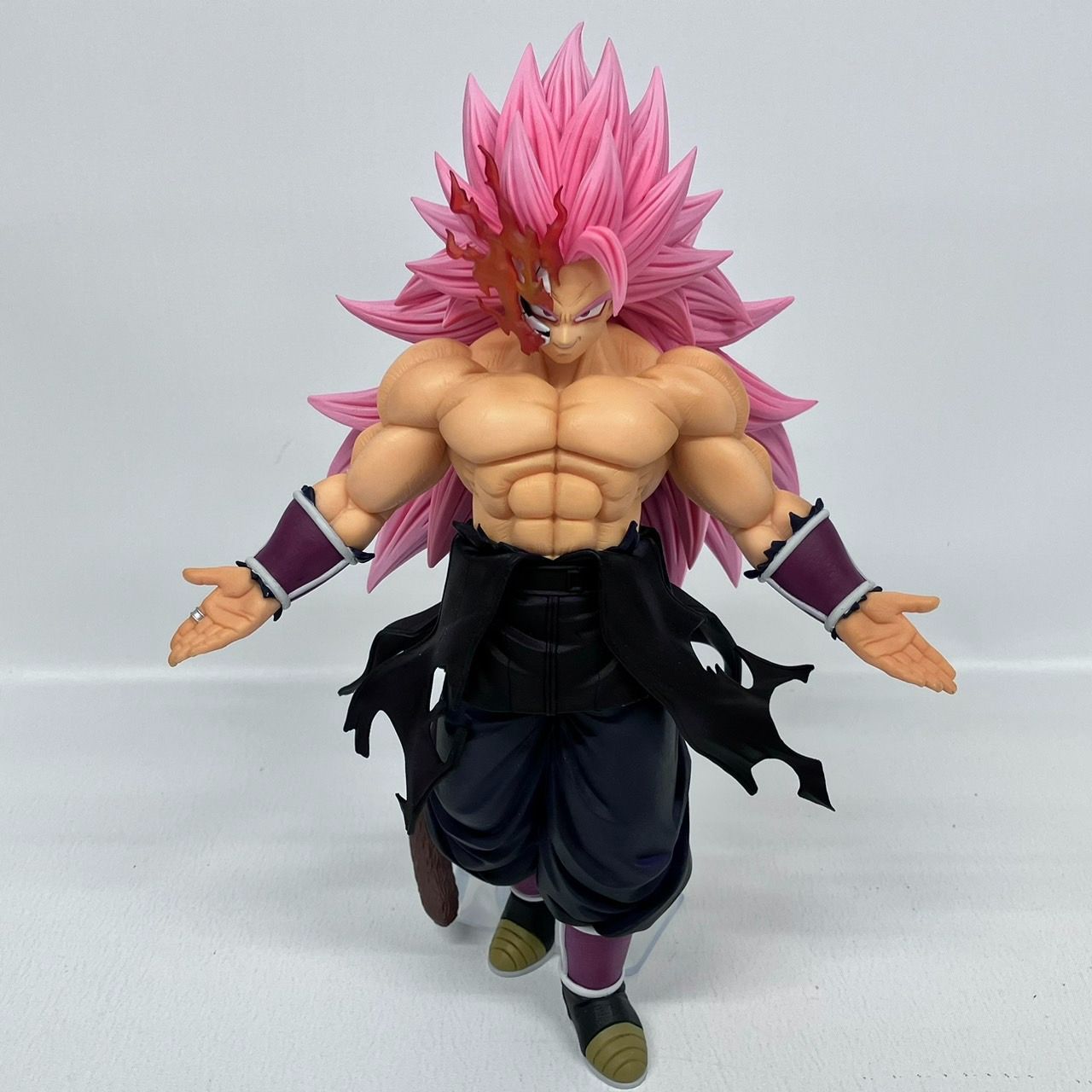 一番くじ ドラゴンボール ラストワン賞 紅き仮面のサイヤ人 & C賞 黒衣 