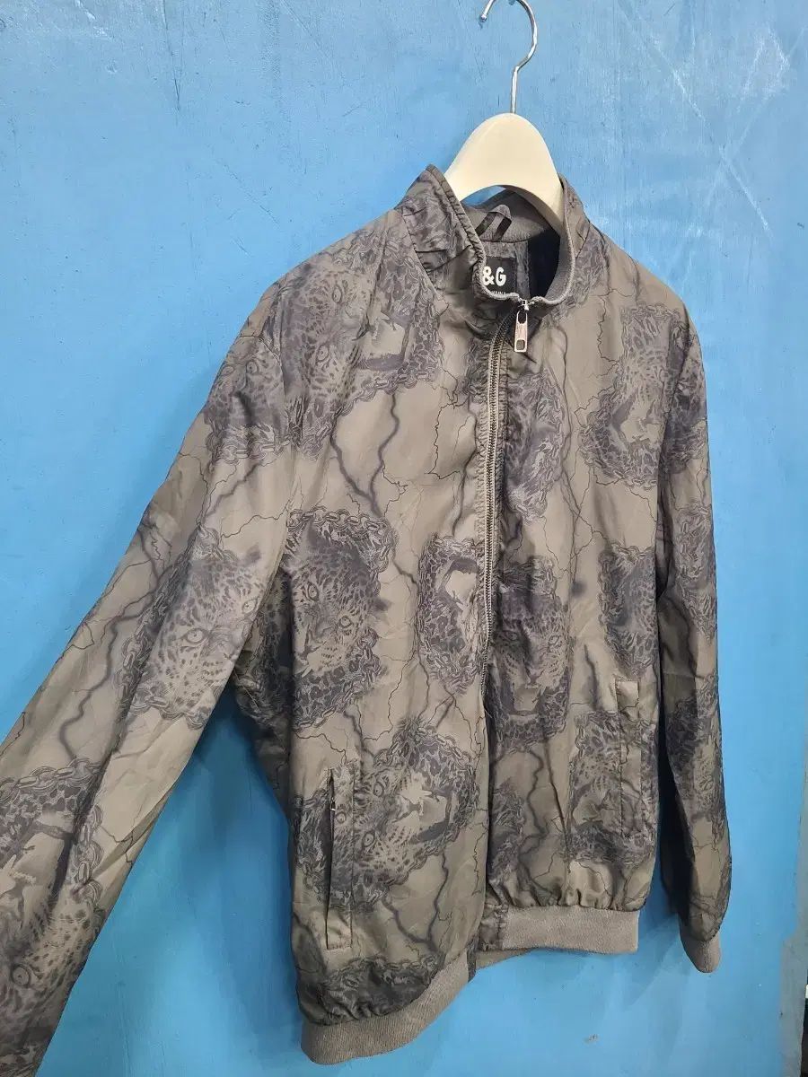 日本限定版 Dolce&Gabbana(ドルチェ＆ガッバーナ) ウインド