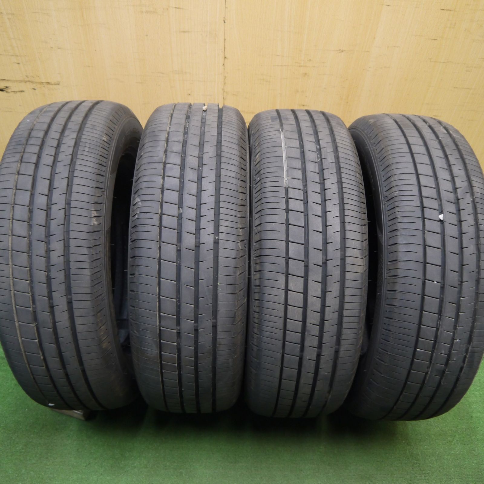 バリ溝 24年 9.5分 195|65R15 ダンロップ VEURO VE304 タイヤ 15インチ プリウス ノア ヴォクシー 等 5041806Hノタ