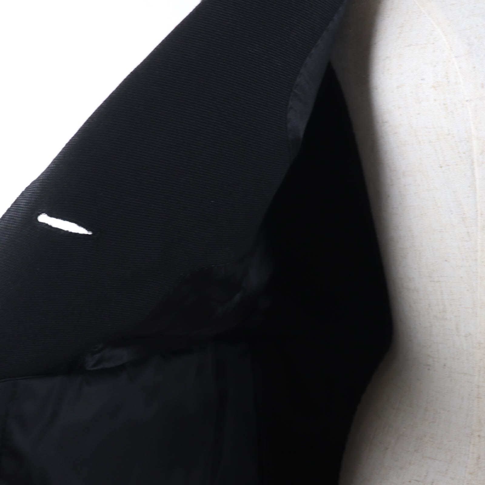 未使用品☆BURBERRY バーバリー バージンウール100％ 裏地シルク  