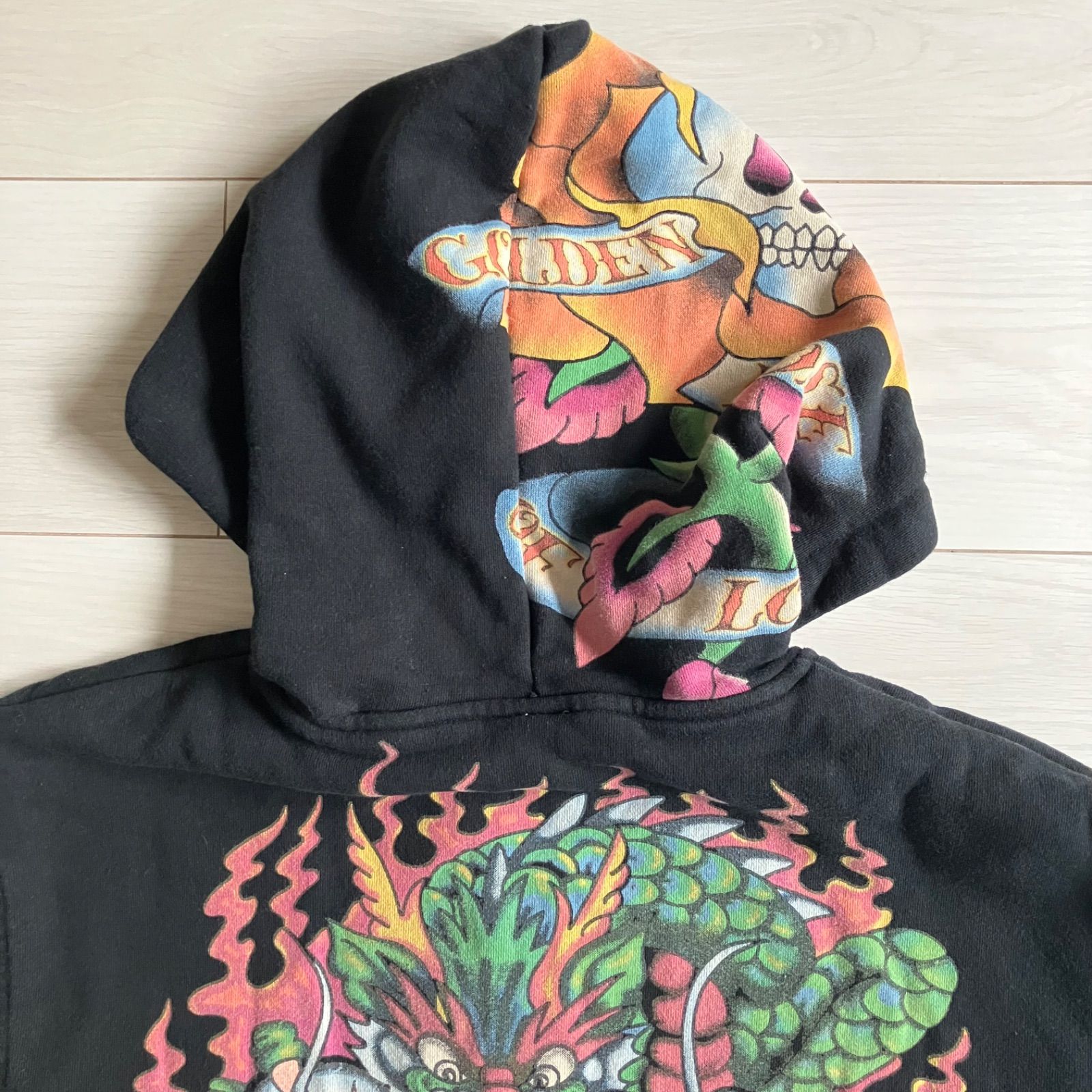松村北斗 着用 ed hardy ジップ フーディー パーカー ストーンズ