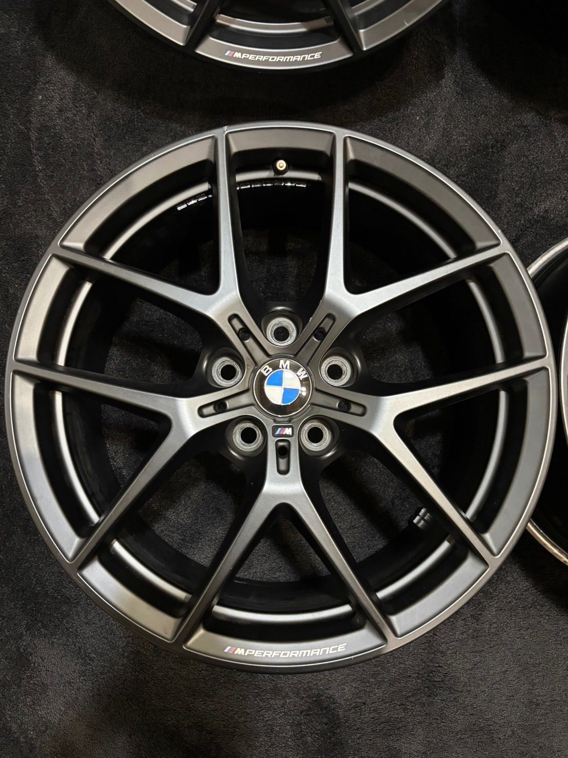 【人気おしゃれ】 BMW F40 1シリーズ Mパフォーマンス 純正 18インチ 8J 54 112 5H アルミホイール 4本 マットブラック 1-K213
