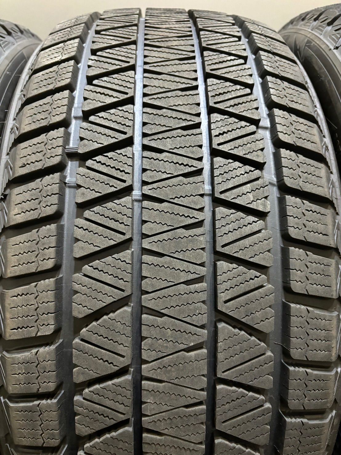  255 45 275 40 R 20 DM V 3 21 22年製 スタッドレス 4本 ブリザック アルファロメオ ステルヴィオ ポルシェ カイエン 南8 H 655 20インチ スタッドレス