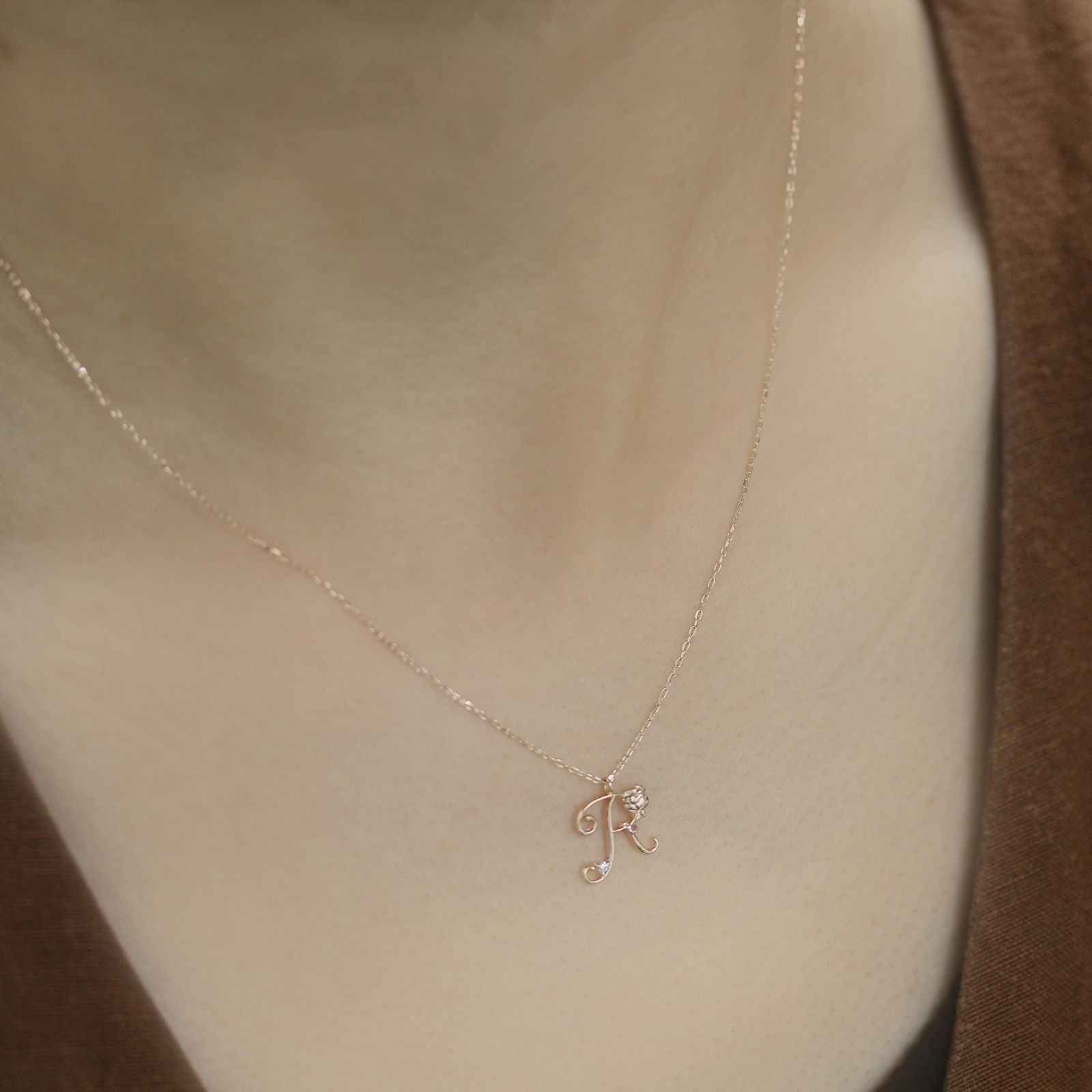 新着商品 ローズイニシャル R ペンダントネックレス K10ピンクゴールド×ダイヤモンド DIAMANTE DI CHIARO CHS546 ディアマンテ ディ キャーロ