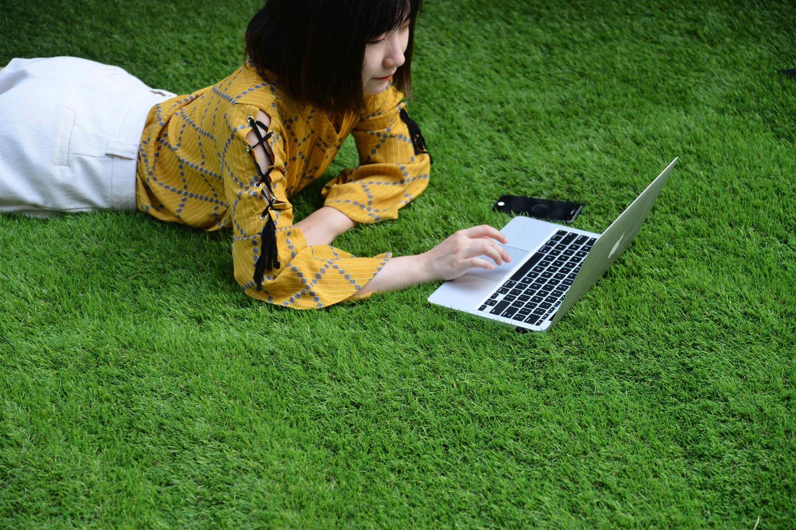 人工芝 ロール 1m×10m 芝丈35mm ピン22本つき 4色立体