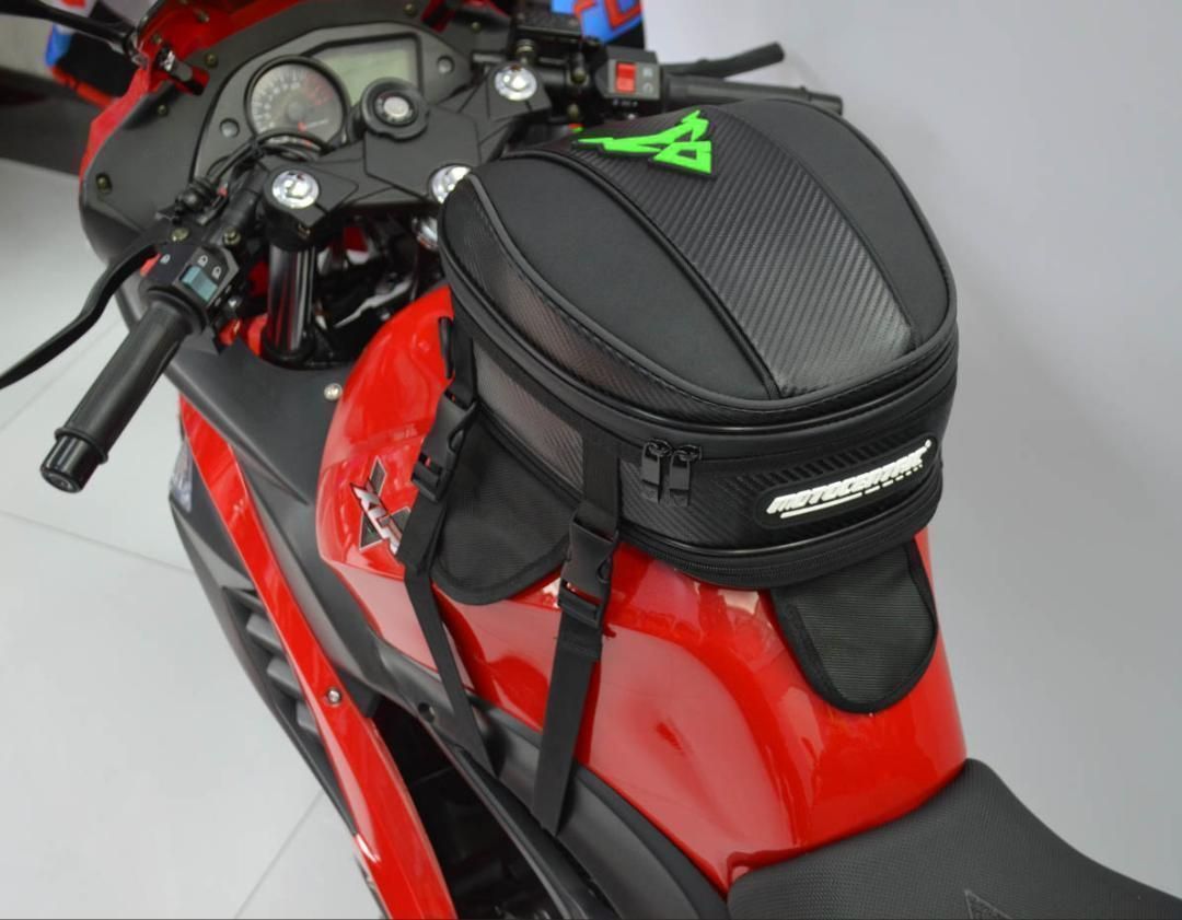 MOTOCENTRIC 0079 バイク用 タンクバッグ 防水 多用途 ロゴ色緑